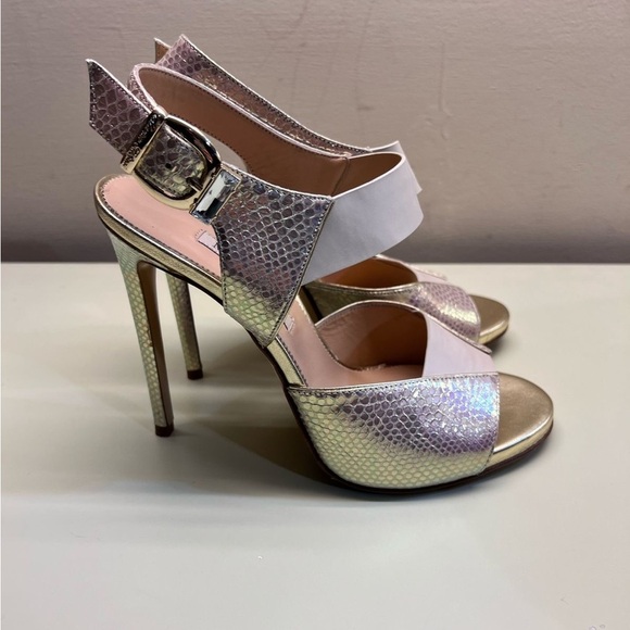 Marino Fabiani MADE IN ITALY LEATHER  Women's Gold and Cream Heels - Picture 5 of 10